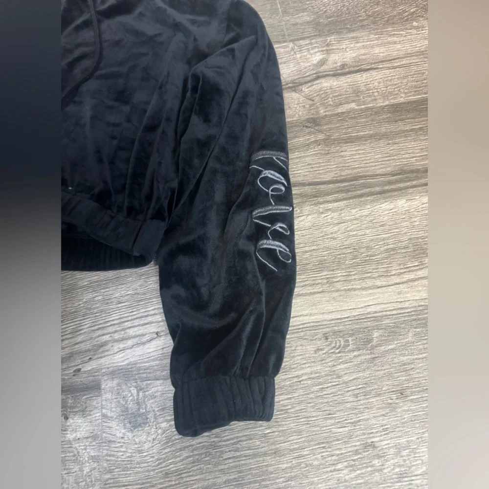 No Boundaries Black Velour Zip-Up Jacket